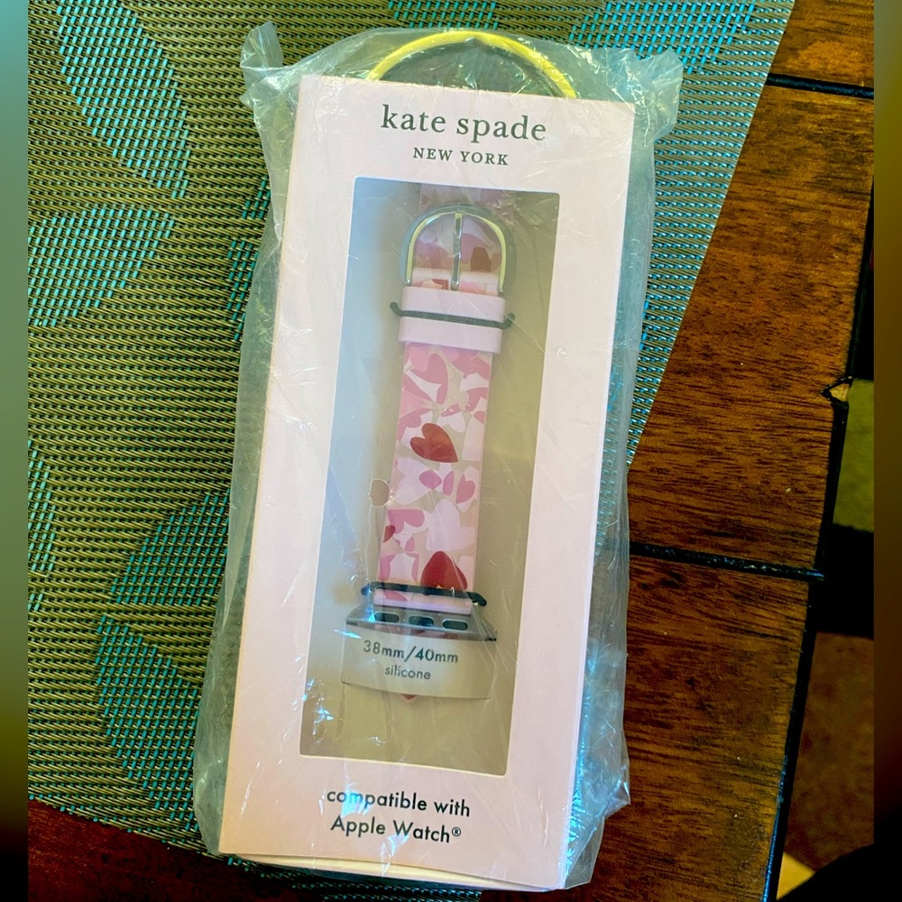 New in box never worn Apple Watch Kate spade strap.